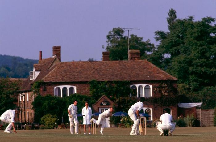 Игра в крикет в классическом британском стиле